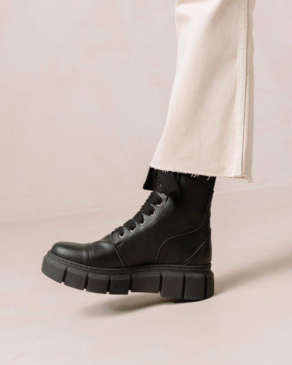 Bottes Alohas Can Can pour Black Femme | DPA-13489103