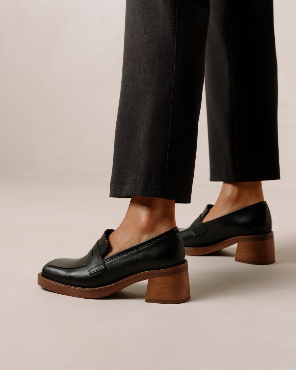 Loafers Alohas Roxanne pour Black Femme | XQA-19994944