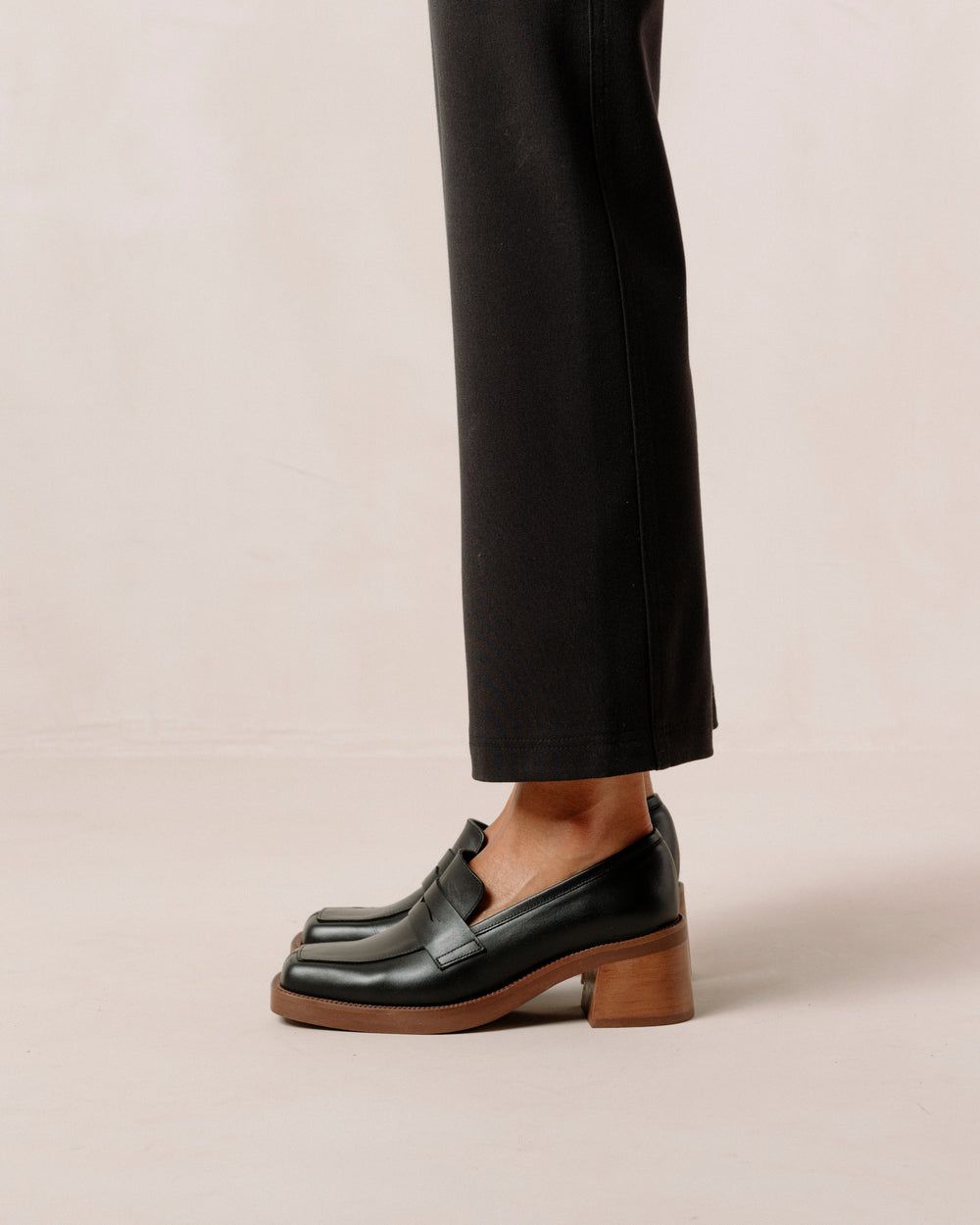 Loafers Alohas Roxanne pour Black Femme | XQA-19994944