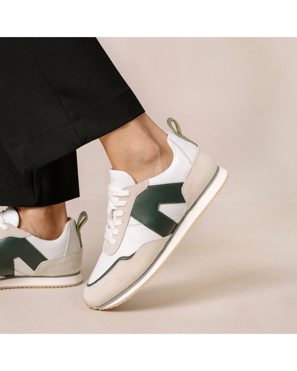 Sneakers Alohas TB015 pour Bright White Dark Green Femme | KFV-63143134