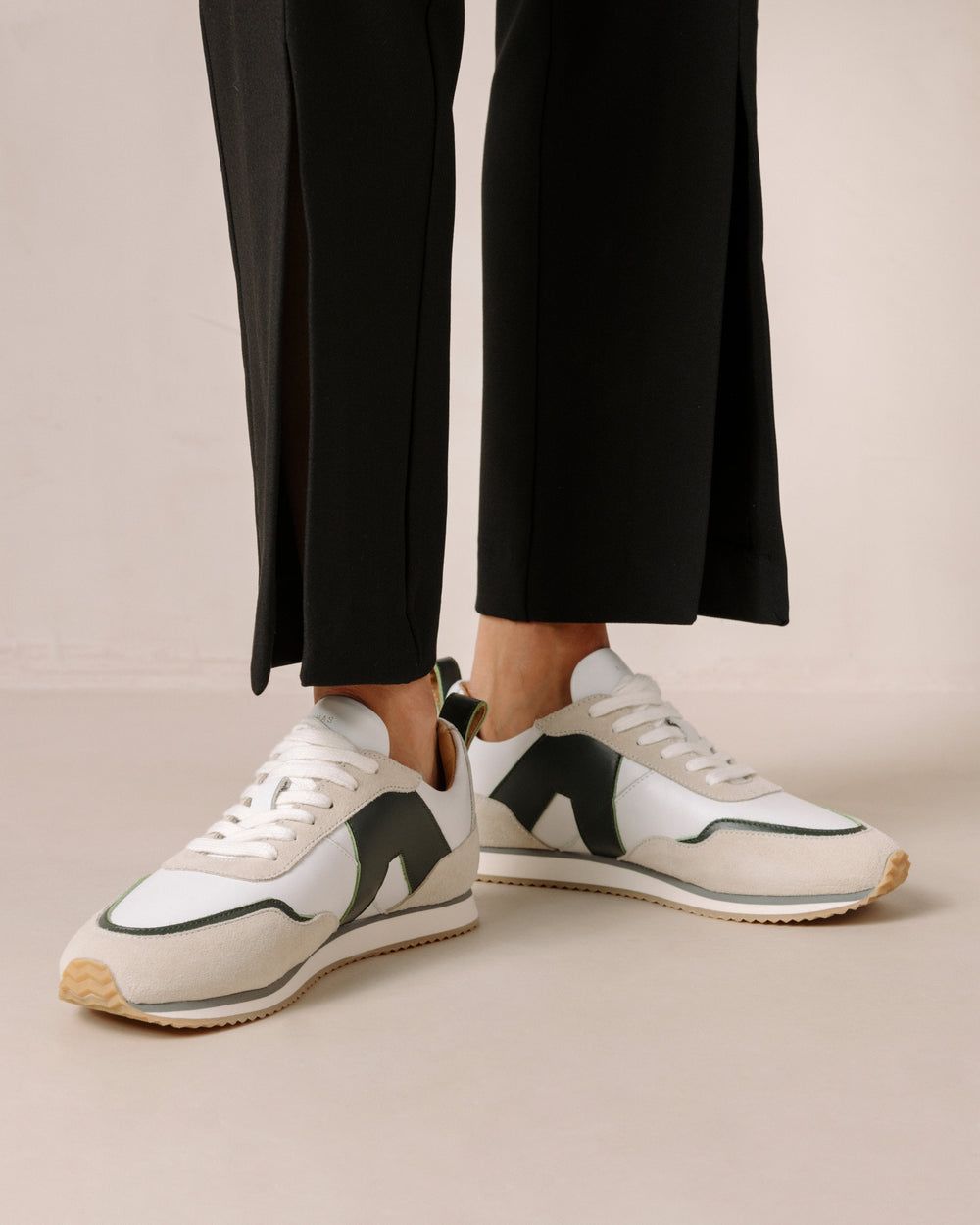 Sneakers Alohas TB015 pour Bright White Dark Green Femme | KFV-63143134