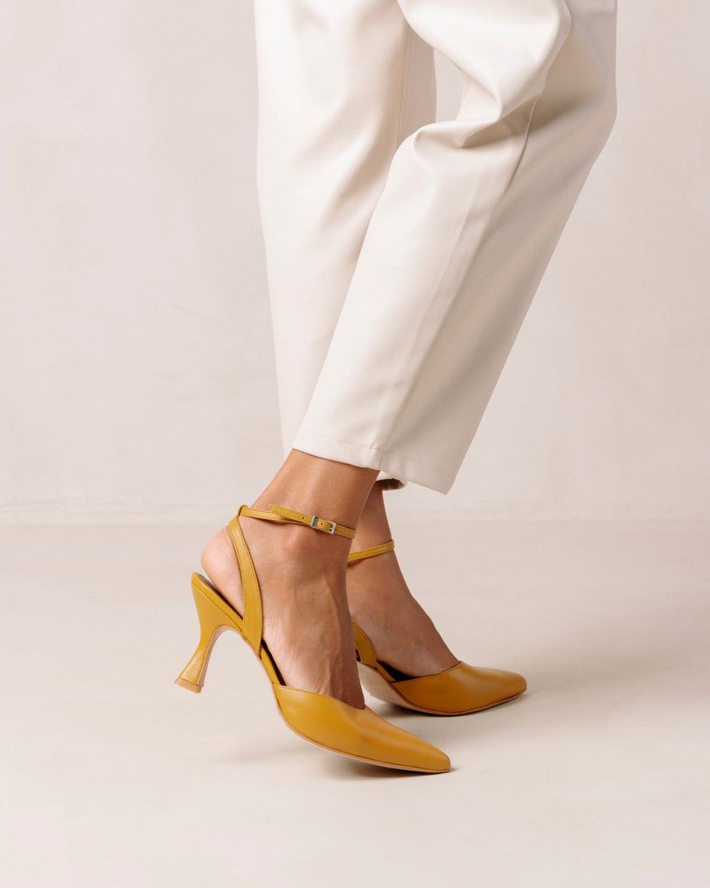 Chaussures Alohas Cinderella pour Marigold Yellow Femme | LPN-94093650