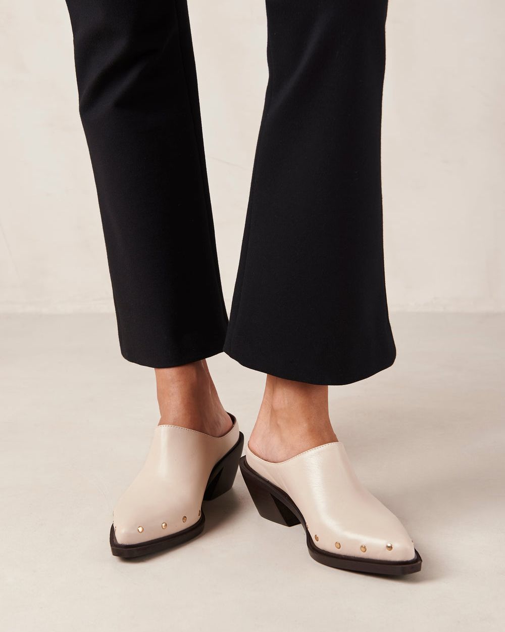 Mules Alohas Lorenzo pour Cream Femme | TUG-01476559